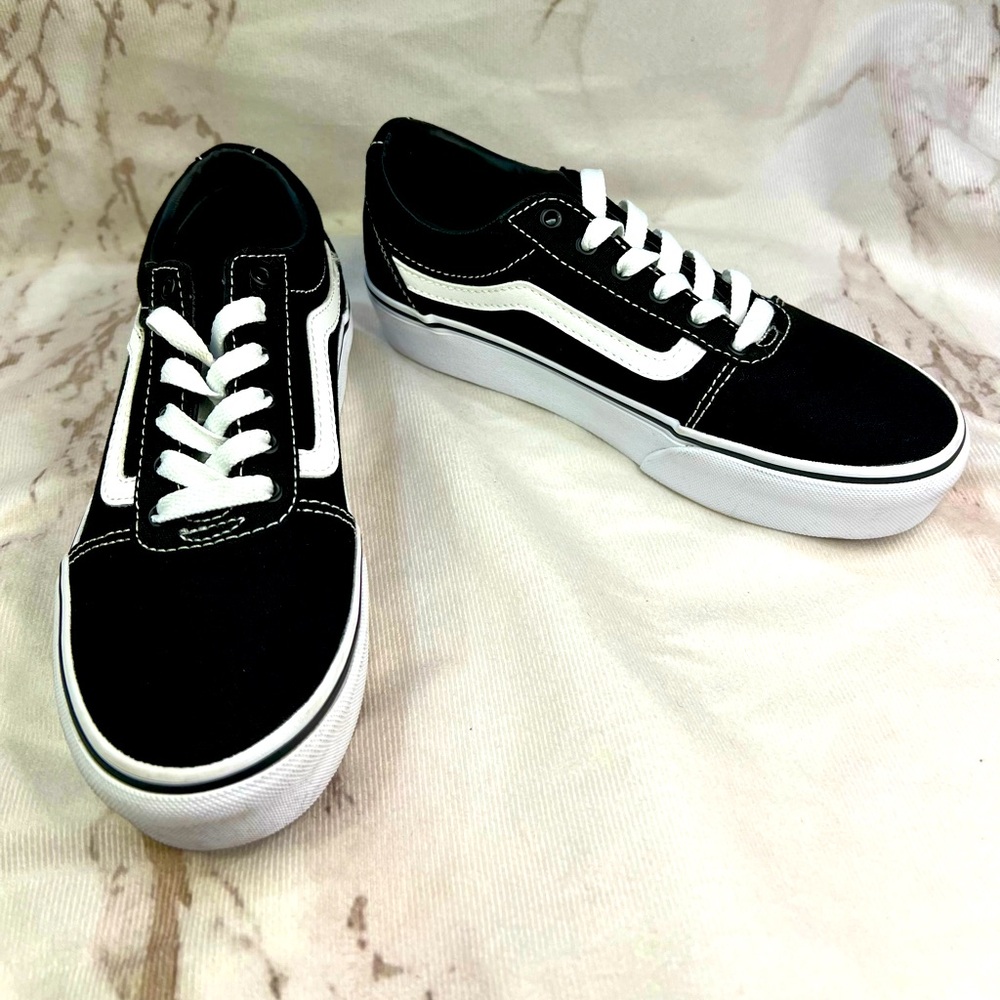 GIRLS' VANS LITTLE KID & BIG KID WARD PLATFORM SNEAKERS Size 3